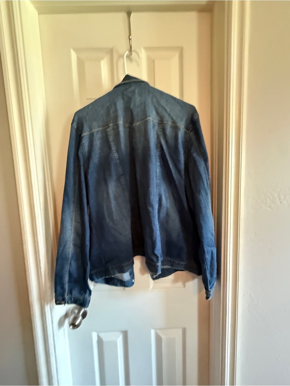 Democracy Women's Medium Blue Denim Jacket - Picture 3 of 3